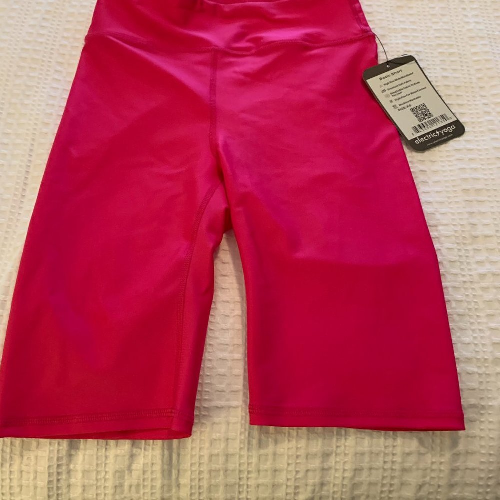ELECTRIC YOGA BASIC SHORT NWT  X-SMALL